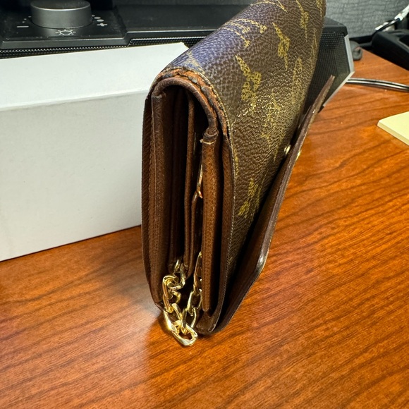 Louis Vuitton wallet - Picture 4 of 9